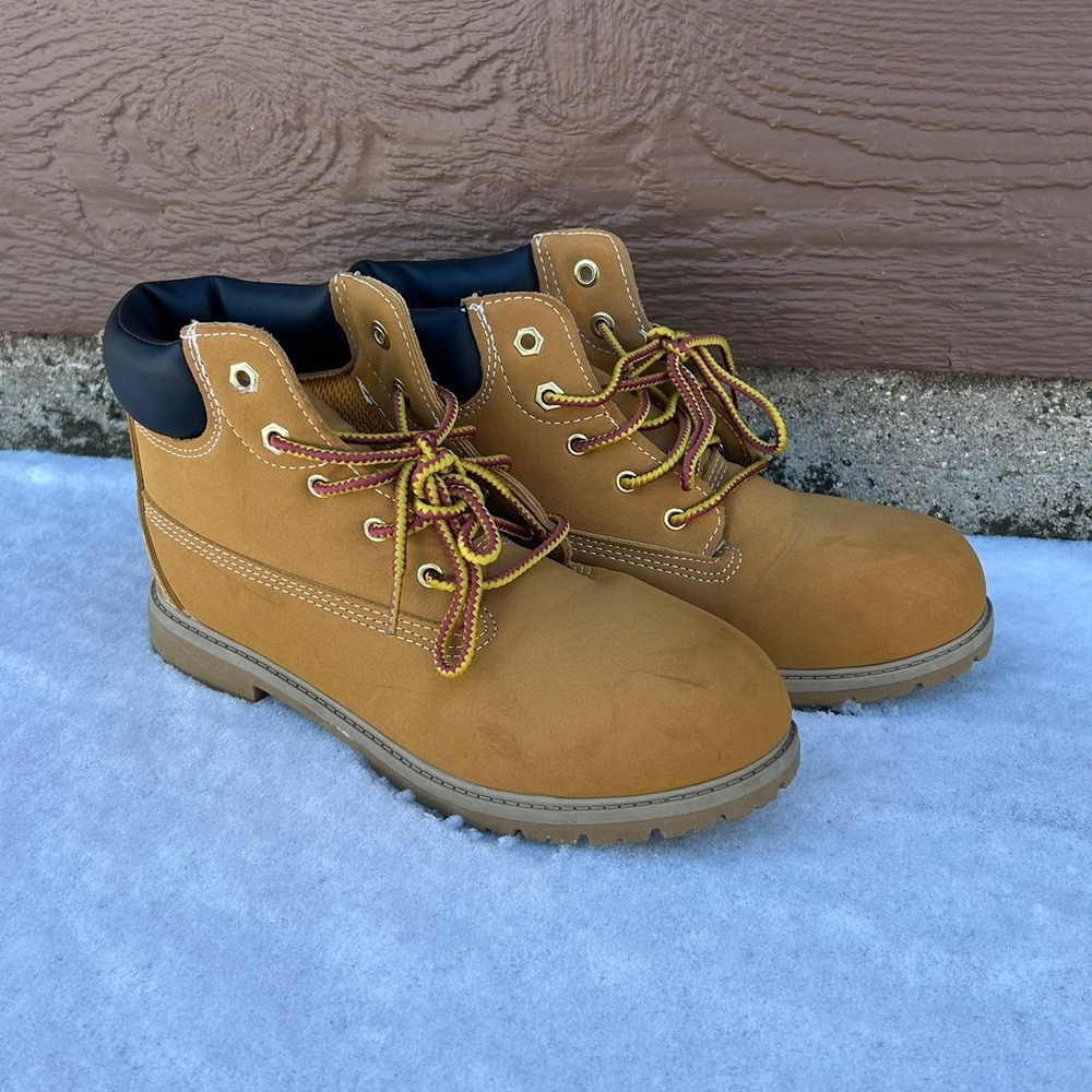 Wonder Nation Tan Boots Size 6